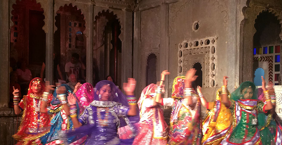 WATCH THE DHAROHAR DANCE SHOW AT BAGORE-KI-HAVELI