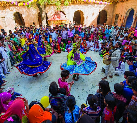 धर्म, रीति रिवाज और जश्न